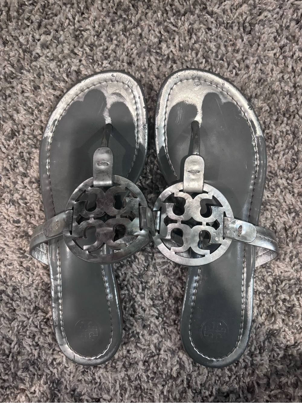 Tory Burch Silver Metallic Logo Thong Sandals - Picture 2 of 10